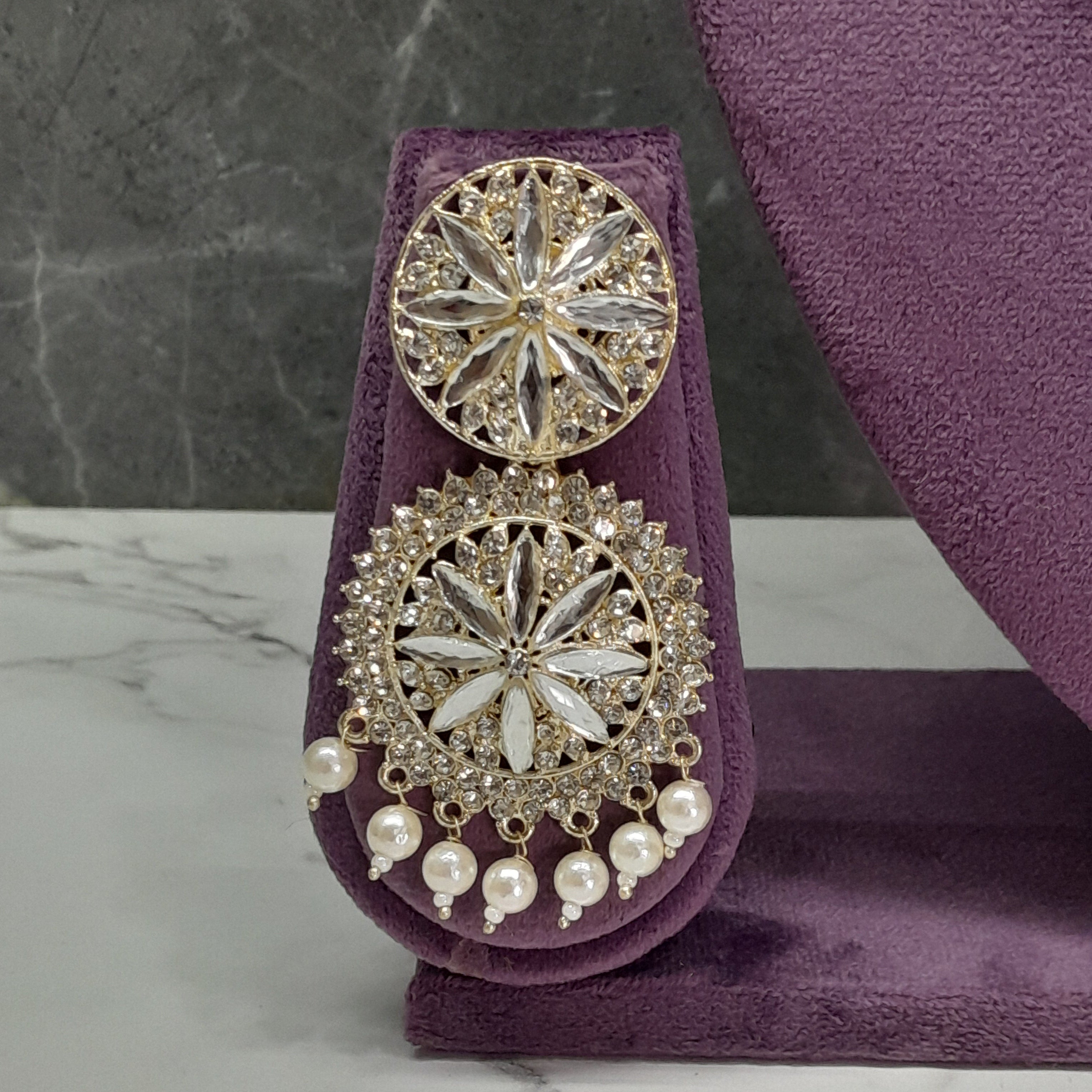 ZyraBloom Floral Radiance