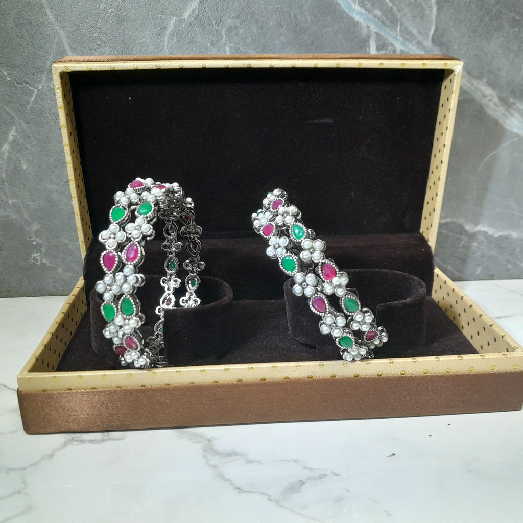 Zyra Bloom Ethnic Luxe Stone Bangles